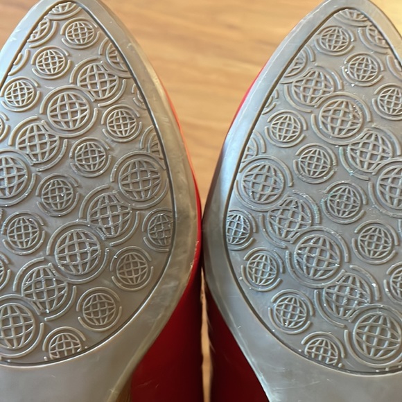 Pre-owned Maxstudio Patent Red shoes, Size 9 (for an 8 1/2 feet). Wore 1X. - Picture 10 of 12